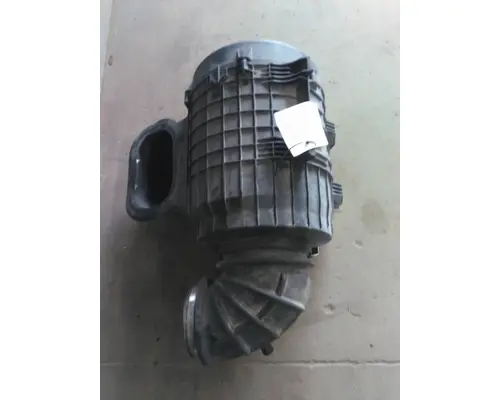 VOLVO VNL AIR CLEANER