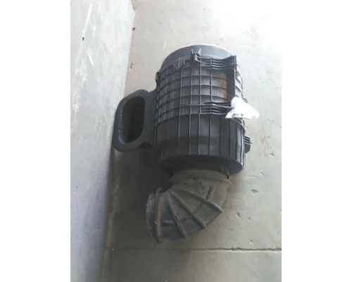 VOLVO VNL AIR CLEANER