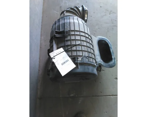 VOLVO VNL AIR CLEANER