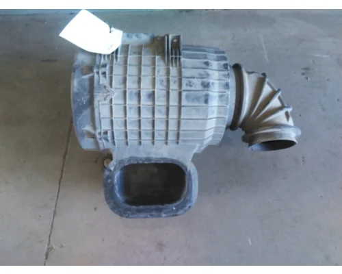 VOLVO VNL AIR CLEANER