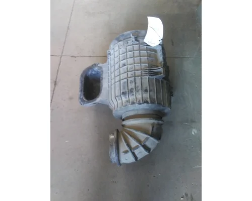 VOLVO VNL AIR CLEANER