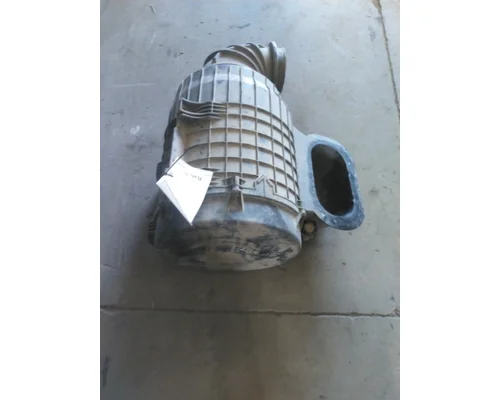 VOLVO VNL AIR CLEANER