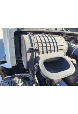 VOLVO VNL AIR CLEANER