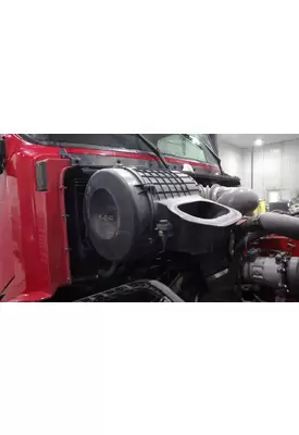 VOLVO VNL AIR CLEANER