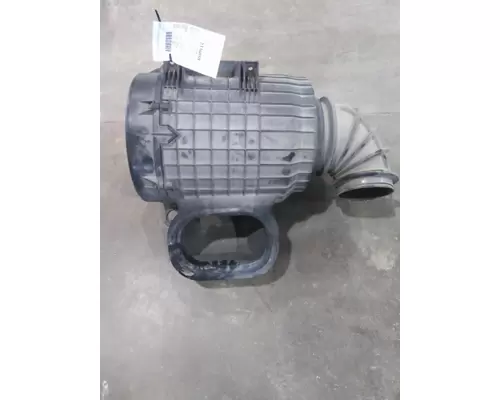 VOLVO VNL AIR CLEANER