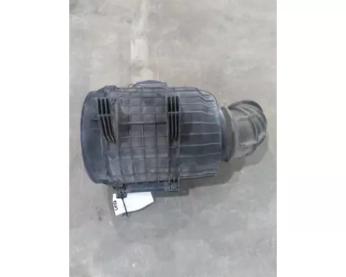 VOLVO VNL AIR CLEANER