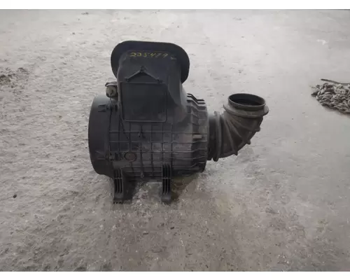 VOLVO VNL AIR CLEANER