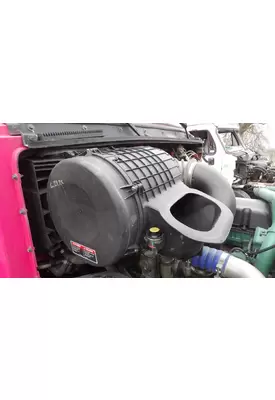 VOLVO VNL AIR CLEANER