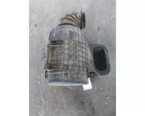 VOLVO VNL AIR CLEANER