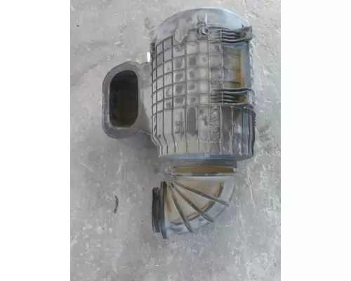 VOLVO VNL AIR CLEANER