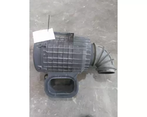 VOLVO VNL AIR CLEANER