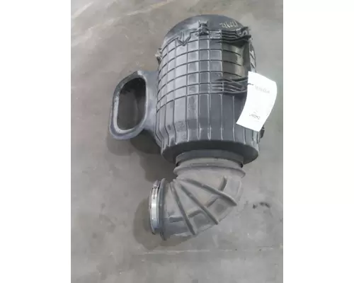 VOLVO VNL AIR CLEANER