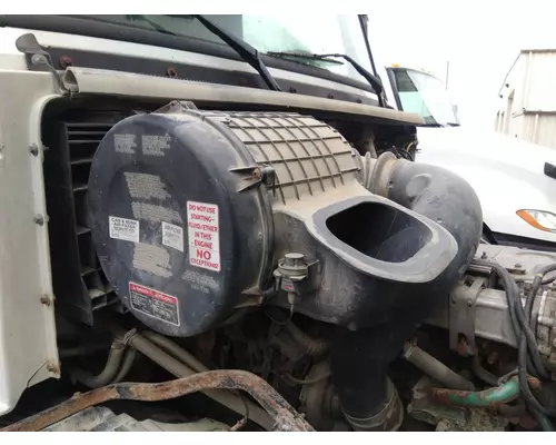 VOLVO VNL AIR CLEANER