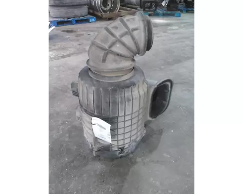 VOLVO VNL AIR CLEANER