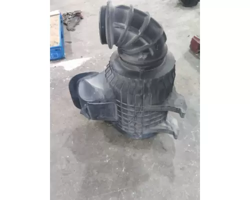 VOLVO VNL AIR CLEANER