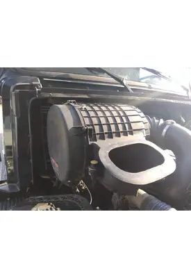 VOLVO VNL AIR CLEANER
