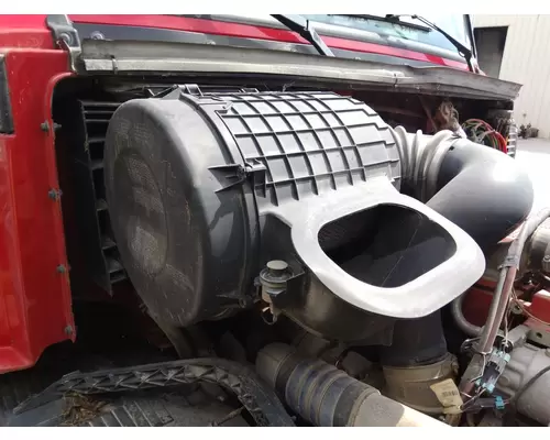 VOLVO VNL AIR CLEANER