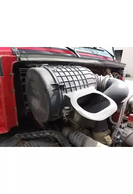 VOLVO VNL AIR CLEANER