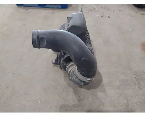 VOLVO VNL AIR CLEANER