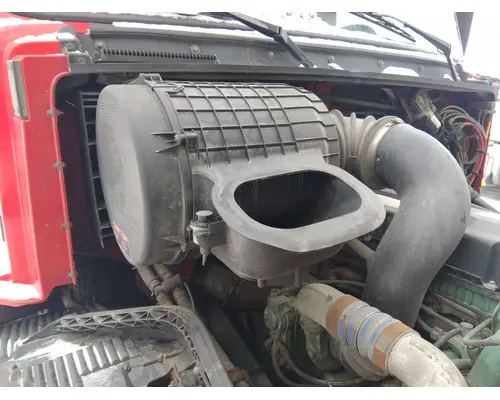 VOLVO VNL AIR CLEANER