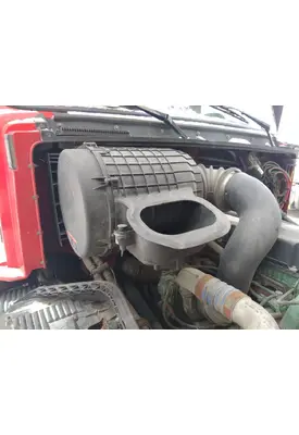 VOLVO VNL AIR CLEANER