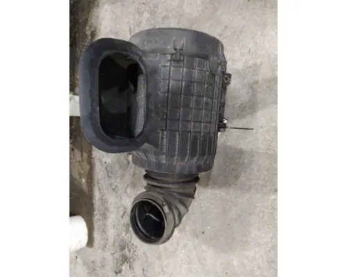 VOLVO VNL AIR CLEANER