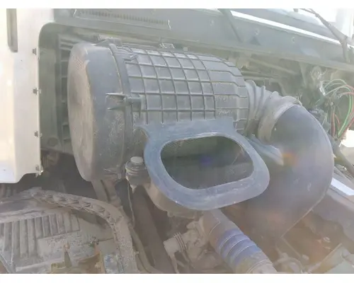 VOLVO VNL AIR CLEANER