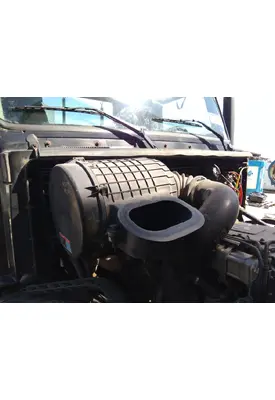 VOLVO VNL AIR CLEANER