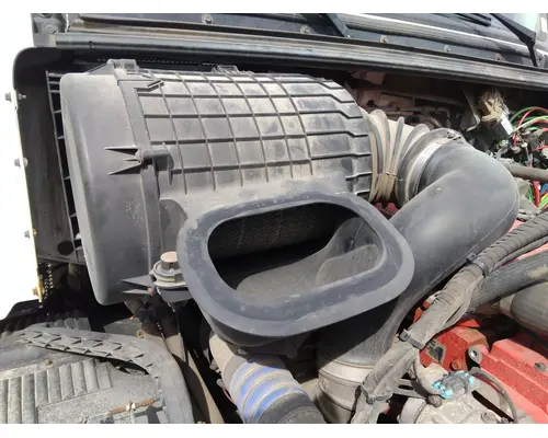 VOLVO VNL AIR CLEANER