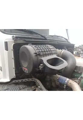 VOLVO VNL AIR CLEANER