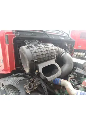 VOLVO VNL AIR CLEANER