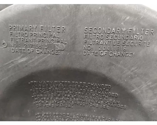 VOLVO VNL AIR CLEANER