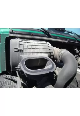 VOLVO VNL AIR CLEANER