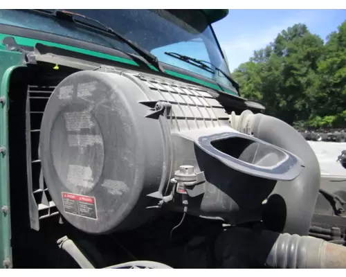 VOLVO VNL AIR CLEANER