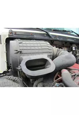 VOLVO VNL AIR CLEANER