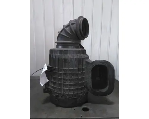 VOLVO VNL AIR CLEANER