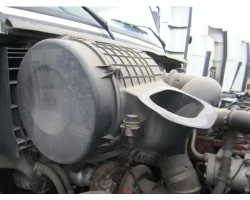 VOLVO VNL AIR CLEANER