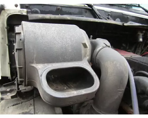 VOLVO VNL AIR CLEANER