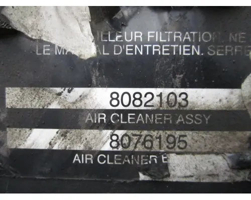 VOLVO VNL AIR CLEANER