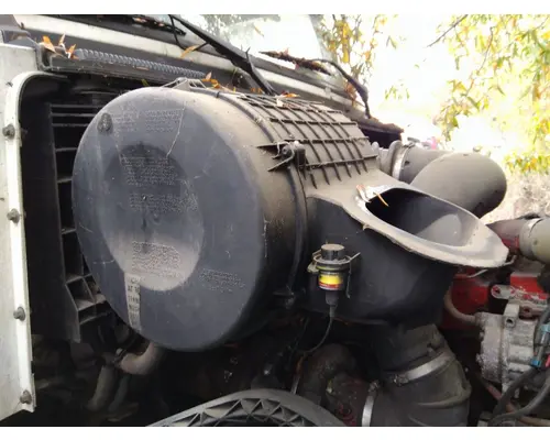 VOLVO VNL AIR CLEANER