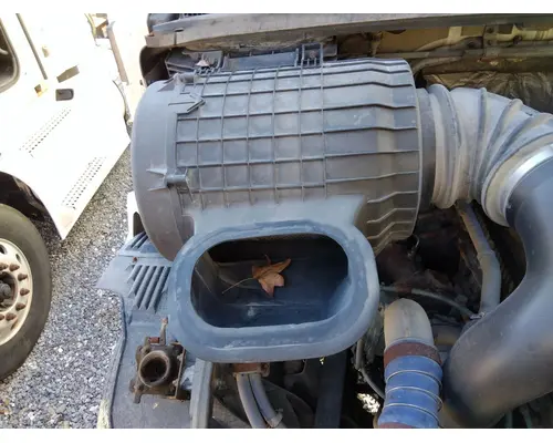 VOLVO VNL AIR CLEANER