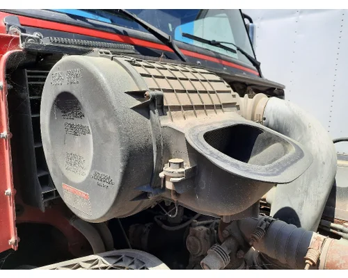 VOLVO VNL AIR CLEANER