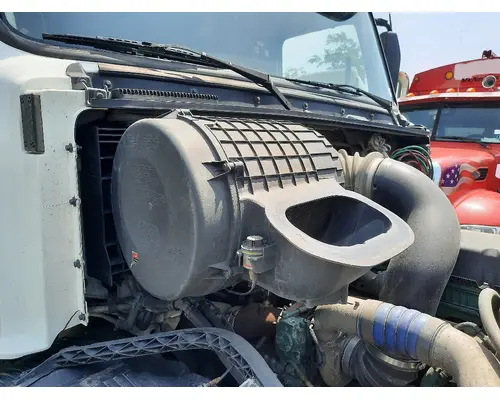 VOLVO VNL AIR CLEANER