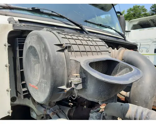 VOLVO VNL AIR CLEANER