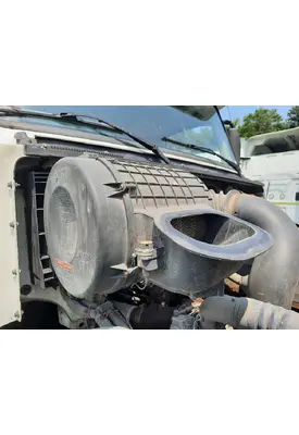 VOLVO VNL AIR CLEANER