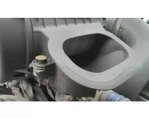 VOLVO VNL AIR CLEANER