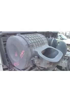 VOLVO VNL AIR CLEANER