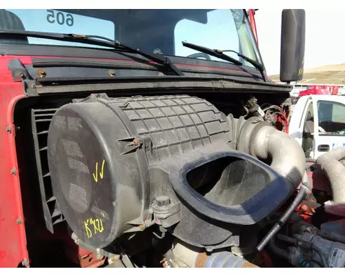 VOLVO VNL AIR CLEANER