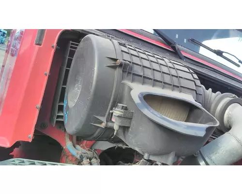 VOLVO VNL AIR CLEANER