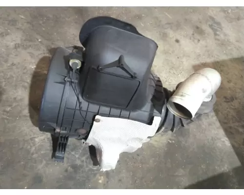 VOLVO VNL AIR CLEANER
